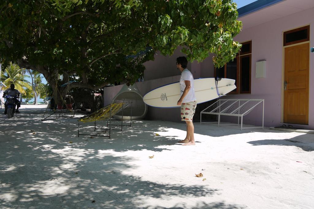 Jail Break Surf Inn Himmafushi Exterior foto